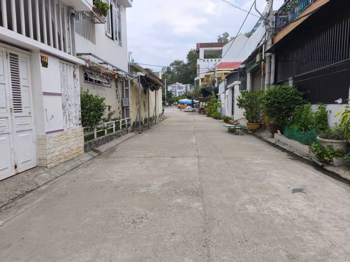 Bán nhà mặt tiền ngang 8m đường Ngô Đến, Nha Trang, 87,2m2, giá 3,9 tỷ - Ảnh thu nhỏ 2
