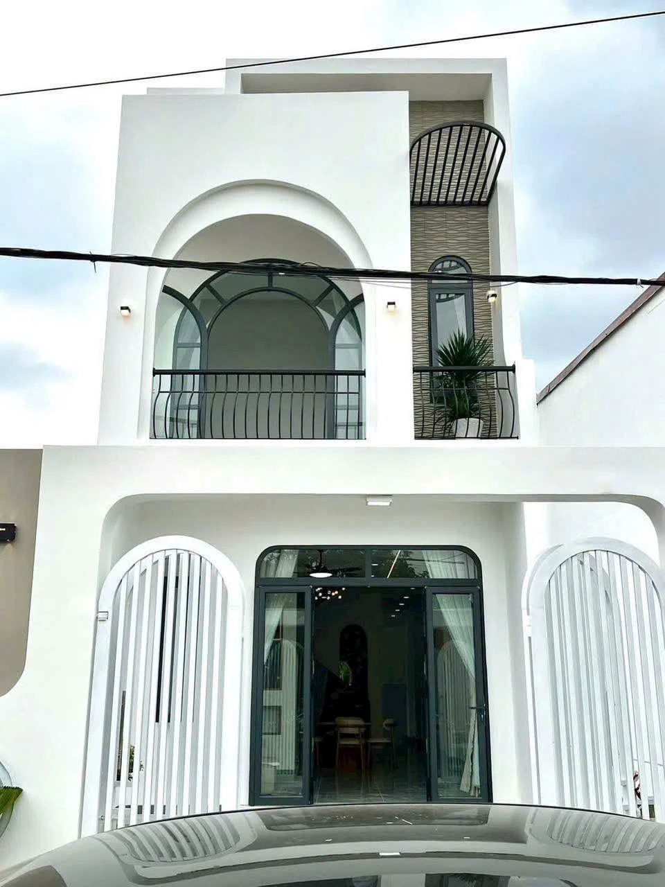 Bán nhà 1 trệt 1 lầu 3 phòng ngủ 5x20m giá 2,4 tỷ tại Hòa Thành, Tây Ninh - Ảnh 1