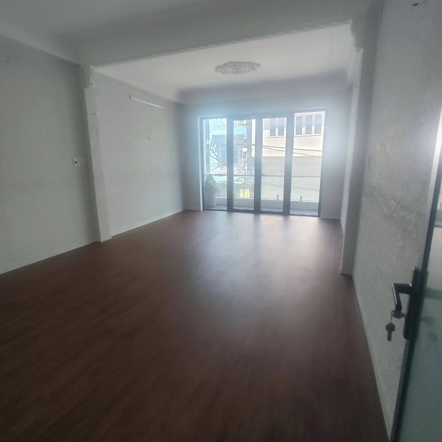 Bán nhà mặt tiền Huỳnh Thúc Kháng 70m², 10,8 tỷ - Ảnh thu nhỏ 4