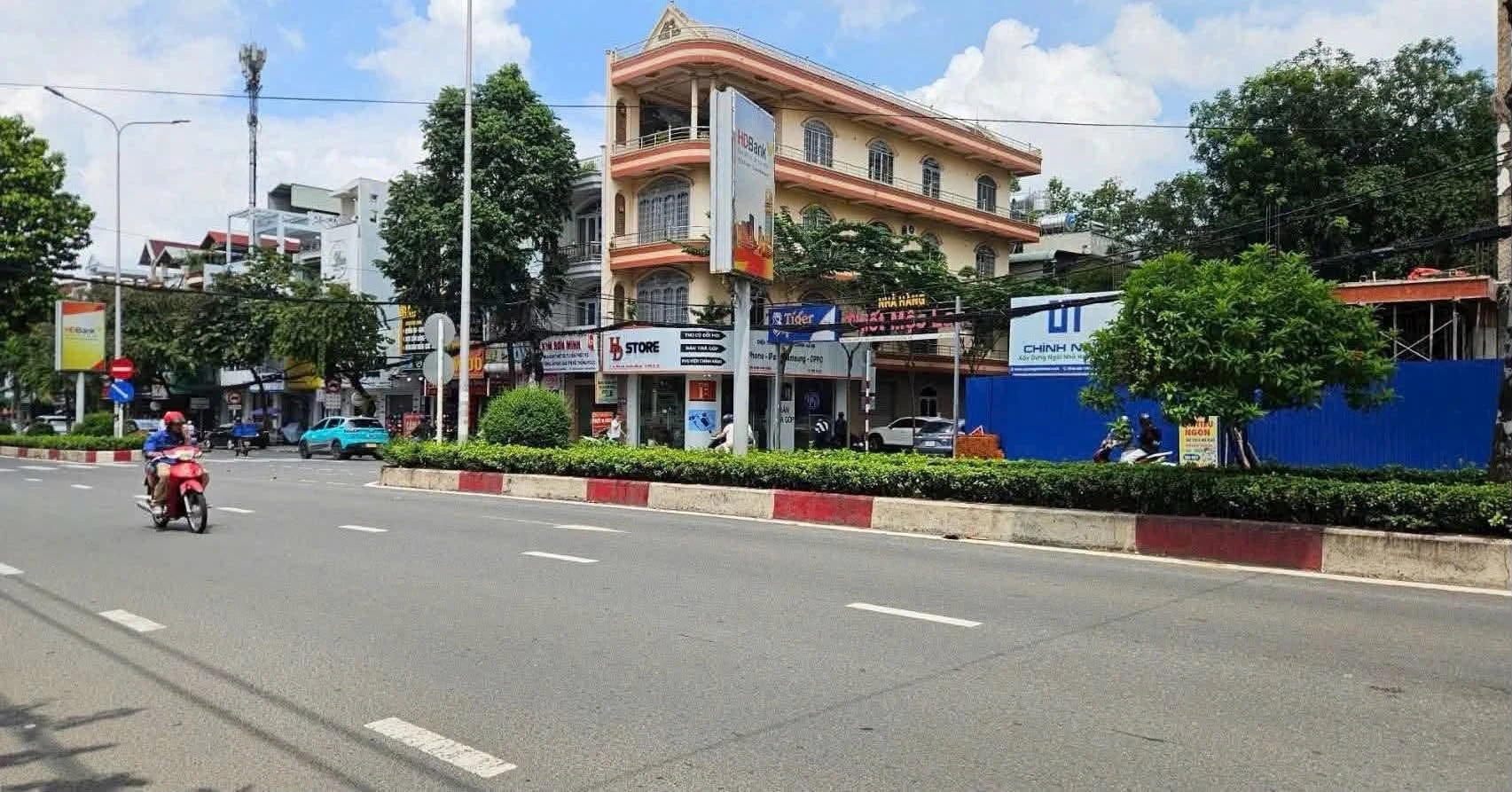 Bán shophouse 2 mặt tiền Đồng Khởi, Tam Hiệp, 210m² - Ảnh 1