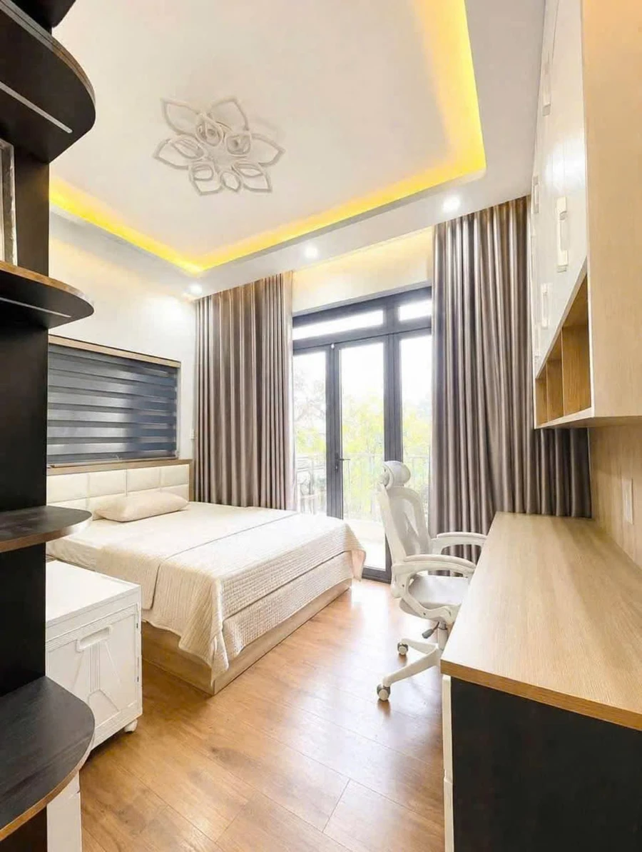Bán nhà 3 tầng 53m² Đình Phong Phú, 3 PN, sân thượng - Ảnh thu nhỏ 2