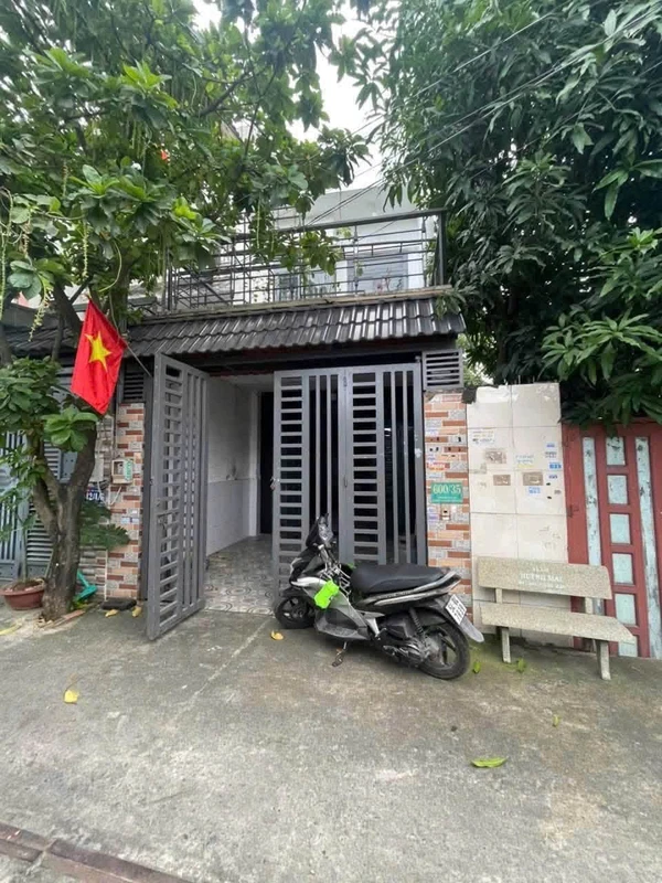 Bán nhà 1 trệt 1 lầu 4x18m, 2PN, xã Tân Xuân, Hóc Môn, giá 3,5 tỷ