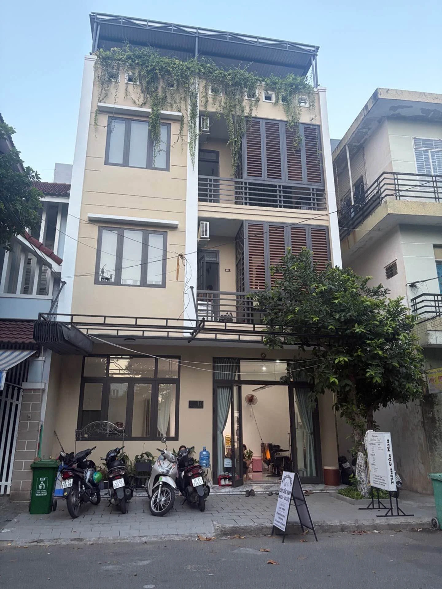 Bán tòa căn hộ 4 tầng 132m lô góc Quận 1 - Ảnh 1