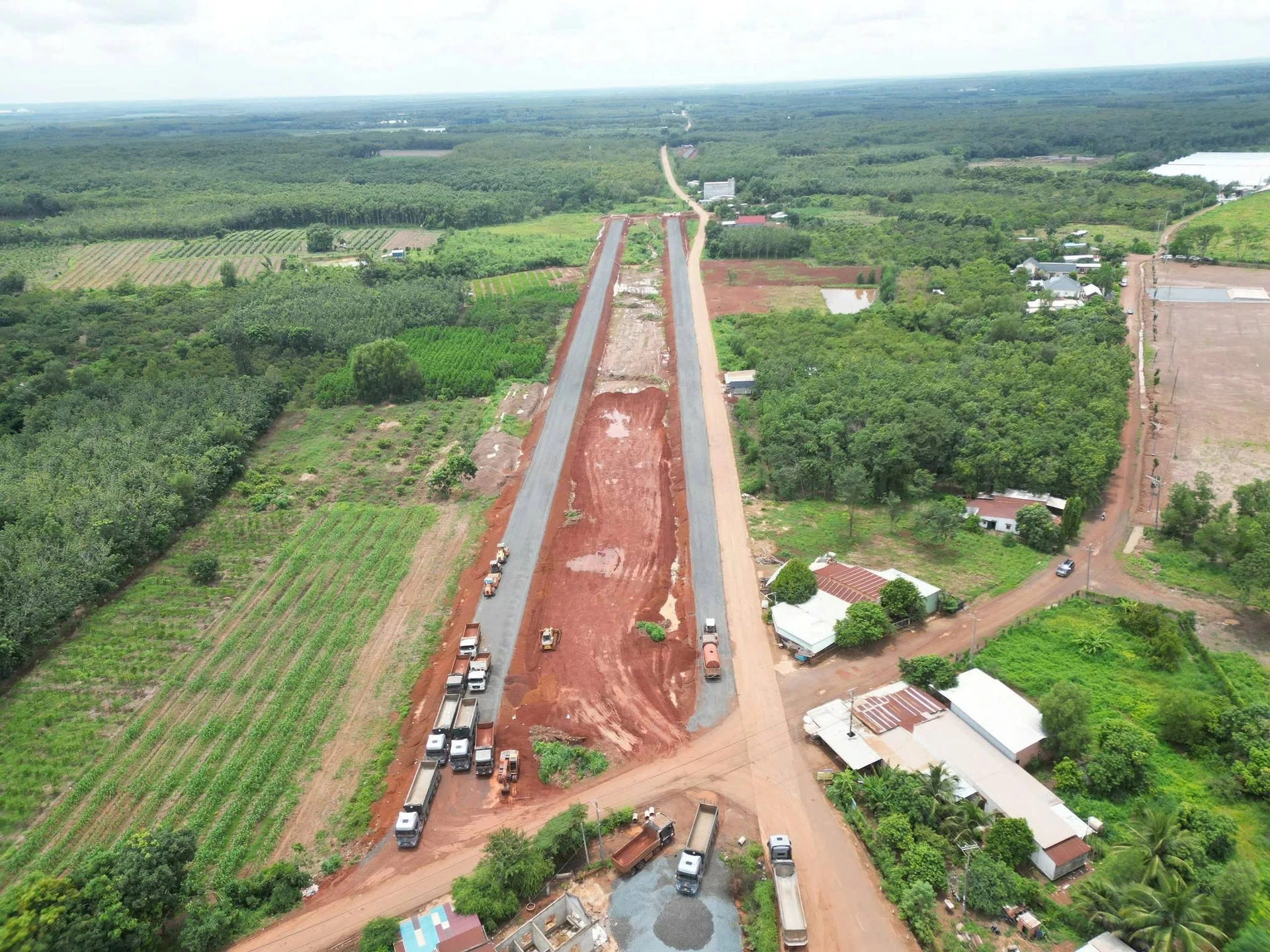 Bán đất sào 1000m2 sổ riêng tại Lộc Ninh, Bình Phước, giá dưới 200 triệu - Ảnh 1