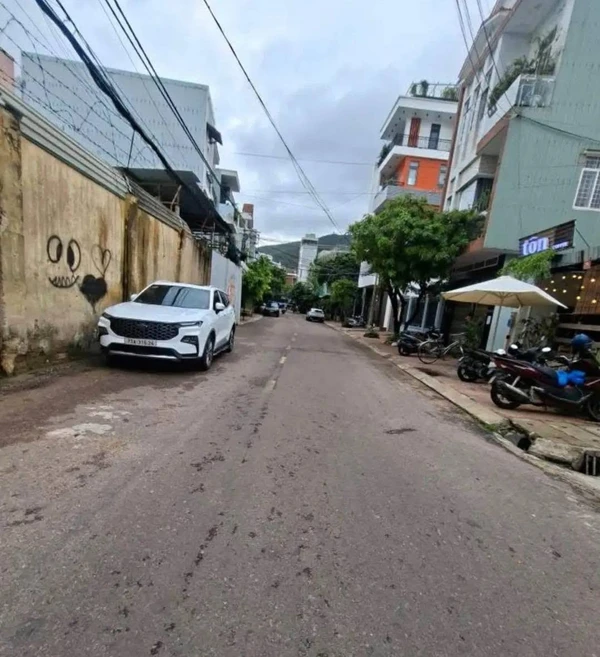 Bán đất hẻm Thanh Niên Quy Nhơn 40m² 2 tỷ 4