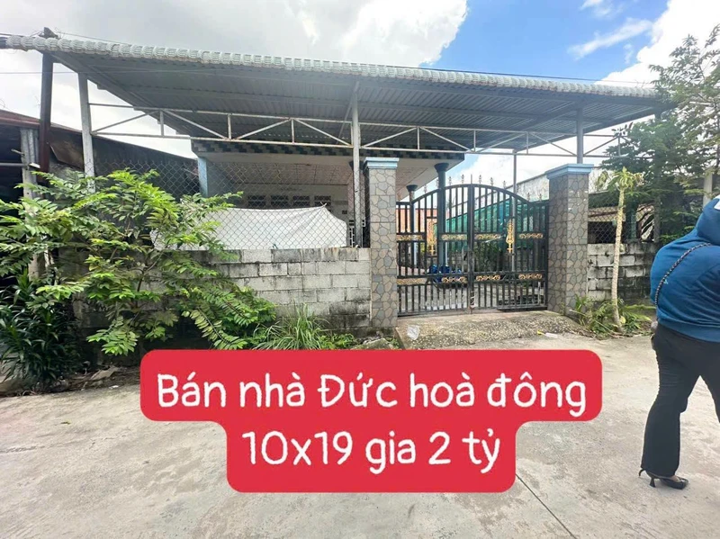 Bán nhà bê tông 10x19m Đức Hòa 2 tỷ