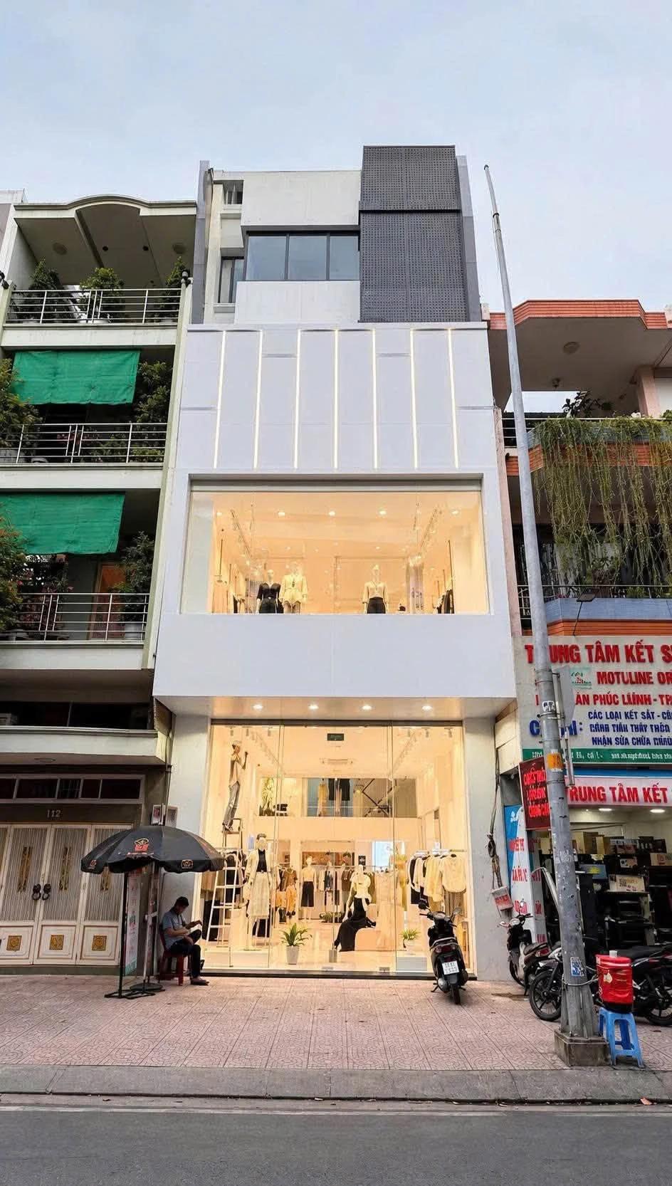 Cho thuê tòa nhà mặt tiền Khánh Hội, 108m², có thang máy - Ảnh 1
