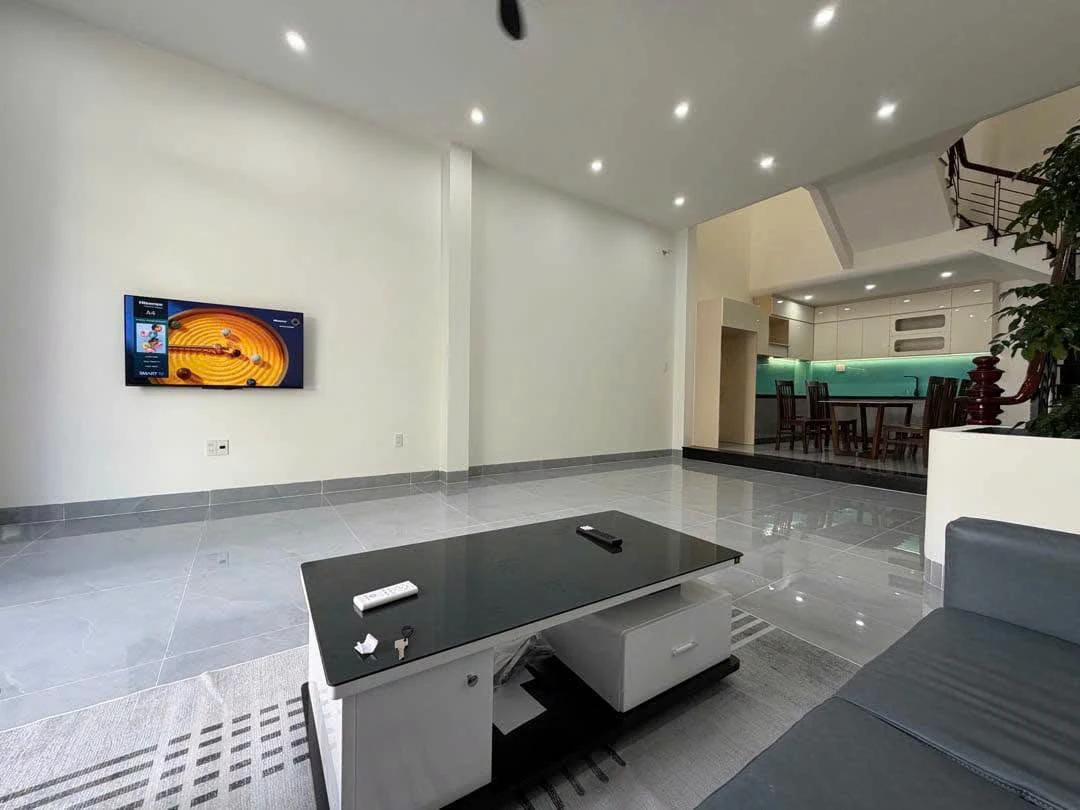 Bán nhà 3,5 tầng mặt tiền Ngô Thị Liễu, 5PN, 82,5m², 10,95 tỷ, Đà Nẵng - Ảnh 1