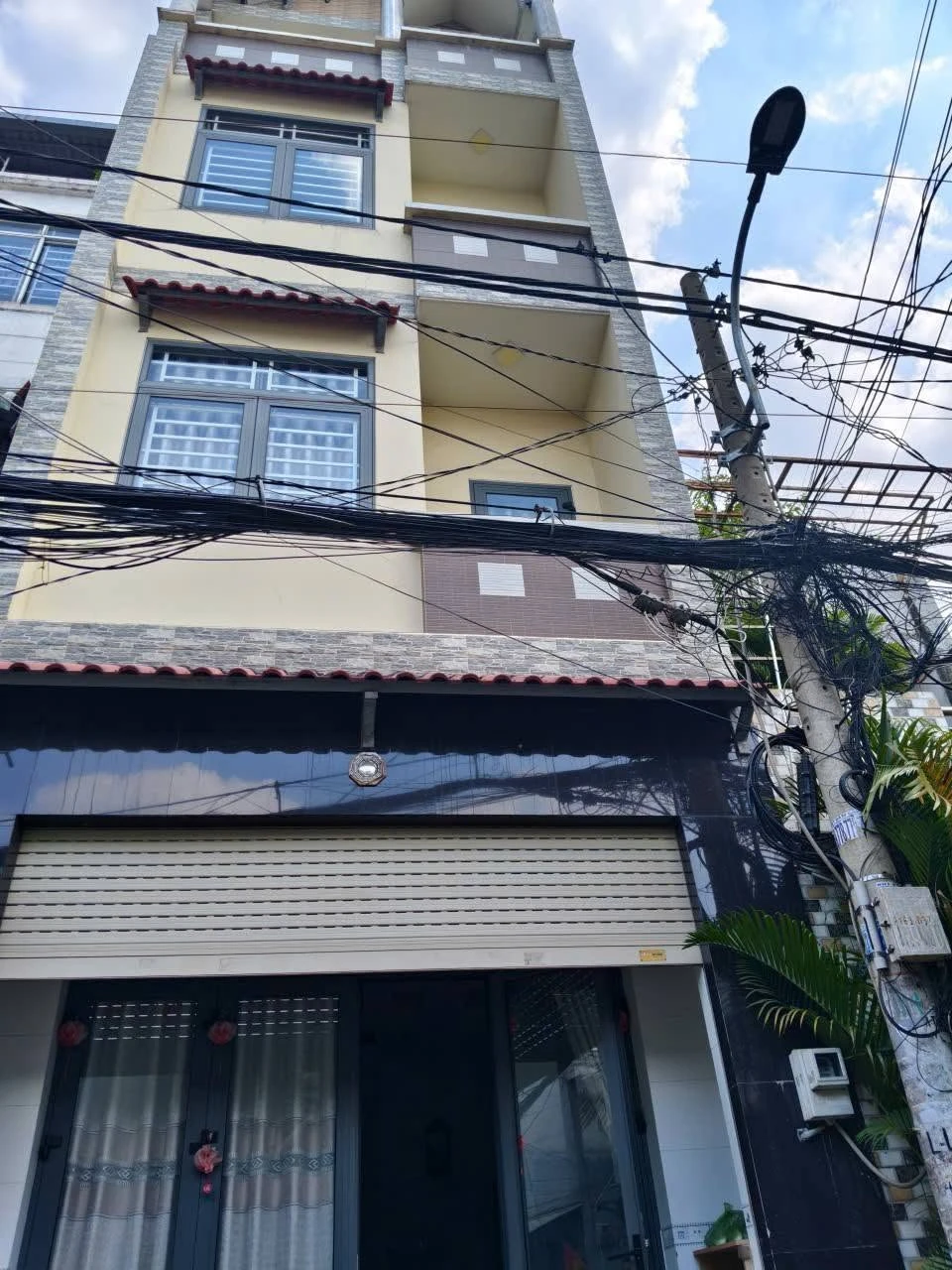 Cho thuê nguyên căn 60m2, 4 phòng ngủ đường Lê Đình Cẩn, Bình Tân - Ảnh 1