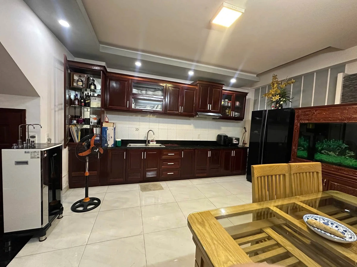 Bán nhà hẻm 4m Lạc Long Quân, Quận 11, 4x15m, 5 tầng, 4PN 6WC, giá 8 tỷ - Ảnh thu nhỏ 3