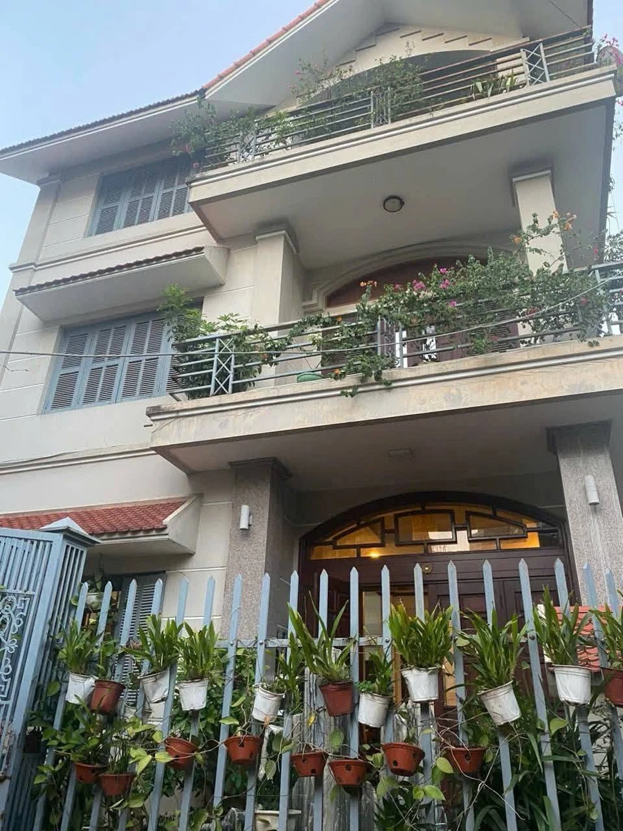 Nhà 3 tầng 4 PN 176m² giá 3,85 tỷ Bãi Cháy - Ảnh thu nhỏ 4