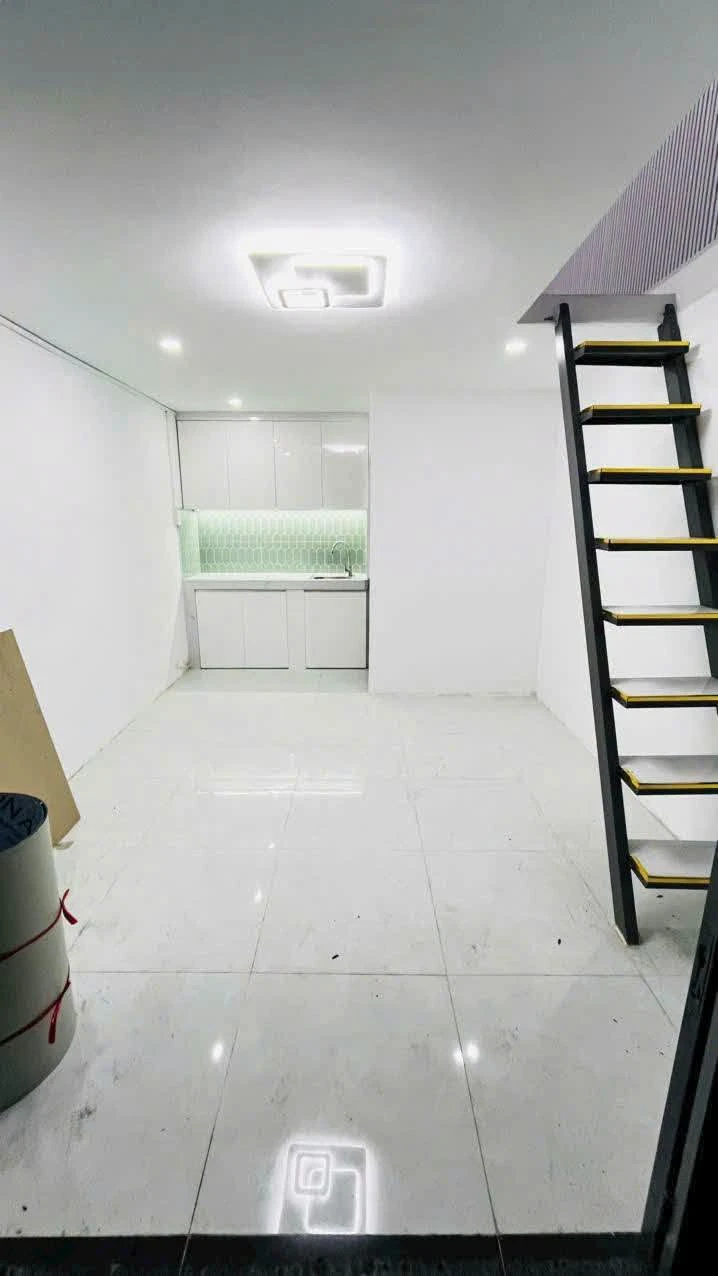 Bán nhà 3x5m 1 lầu có ban công, hẻm C2 Phạm Hùng, giá 990 triệu - Ảnh 1