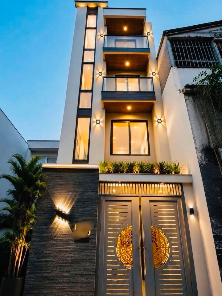 Bán nhà 5 tầng 40m² 6PN Quận 4, đang cho thuê 25 triệu/tháng, giá 5,19 tỷ - Ảnh 1
