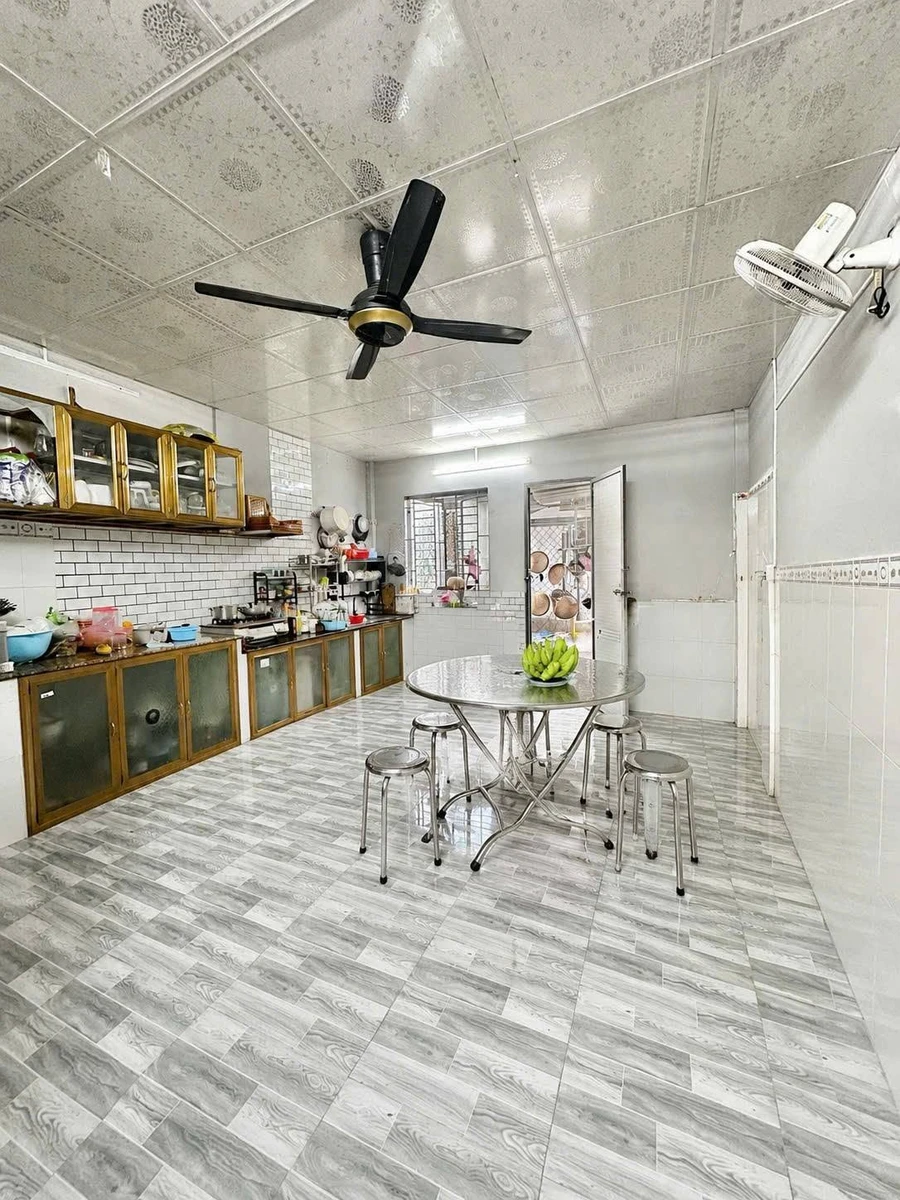 Bán nhà 1 trệt 1 lầu Rạch Giá, 94.5m², 3 PN, 2 WC, giá 2 tỷ - Ảnh thu nhỏ 3