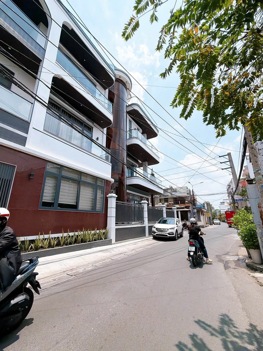 Bán nhà 1 trệt 2 lầu 74,5m2 mặt tiền kinh doanh gần chợ Tân Phong, Biên Hòa - Ảnh 1