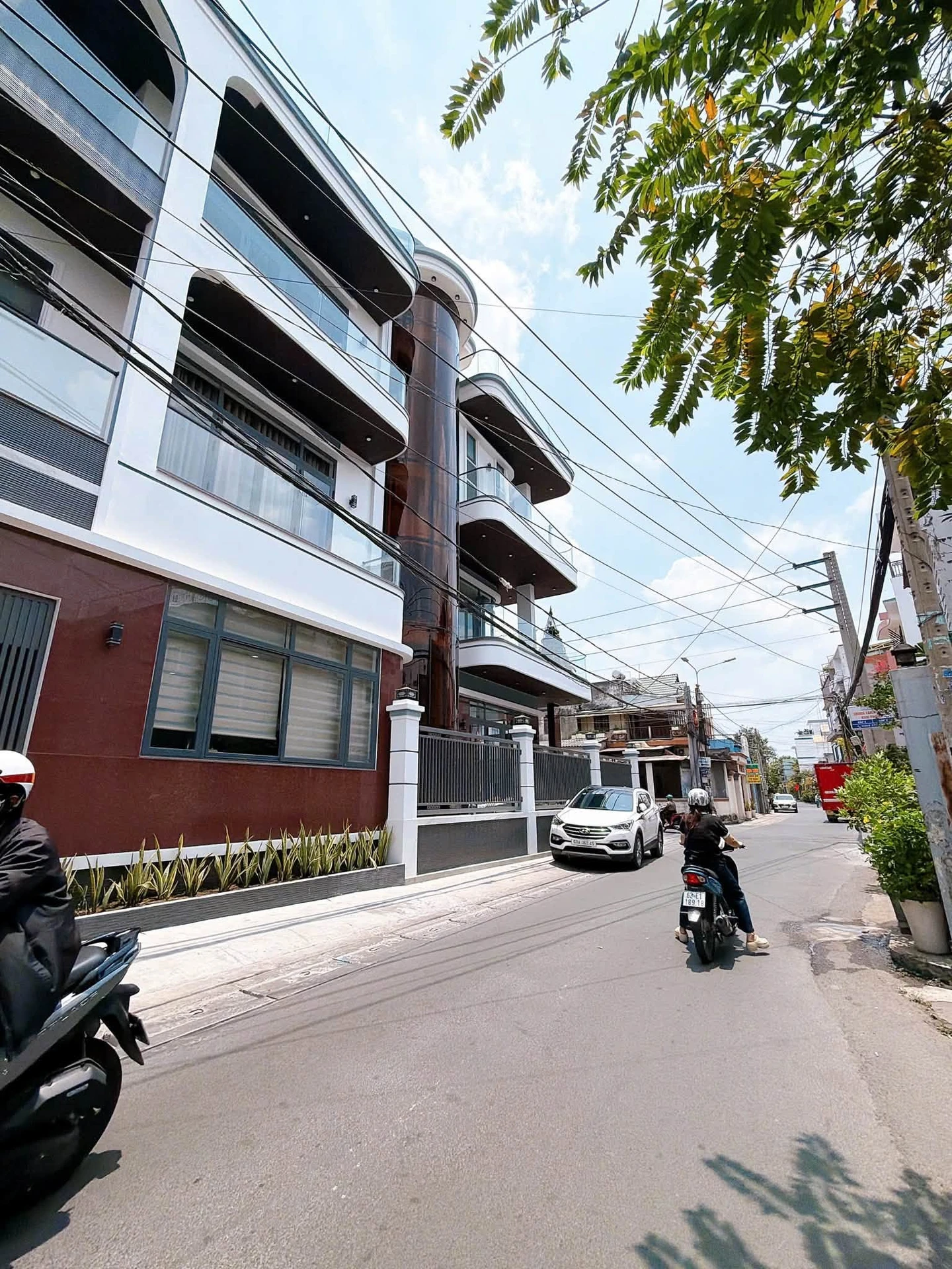 Bán nhà 1 trệt 2 lầu 74,5m2 mặt tiền kinh doanh gần chợ Tân Phong, Biên Hòa - Ảnh 1