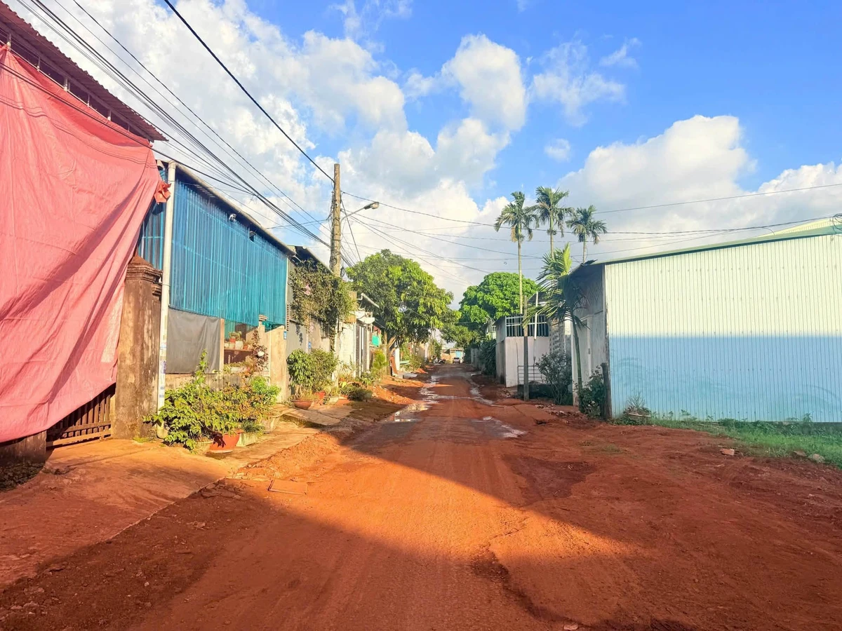 Bán đất tặng nhà 100m² Lê Duẩn, Pleiku 1 tỷ 299 triệu - Ảnh thu nhỏ 2