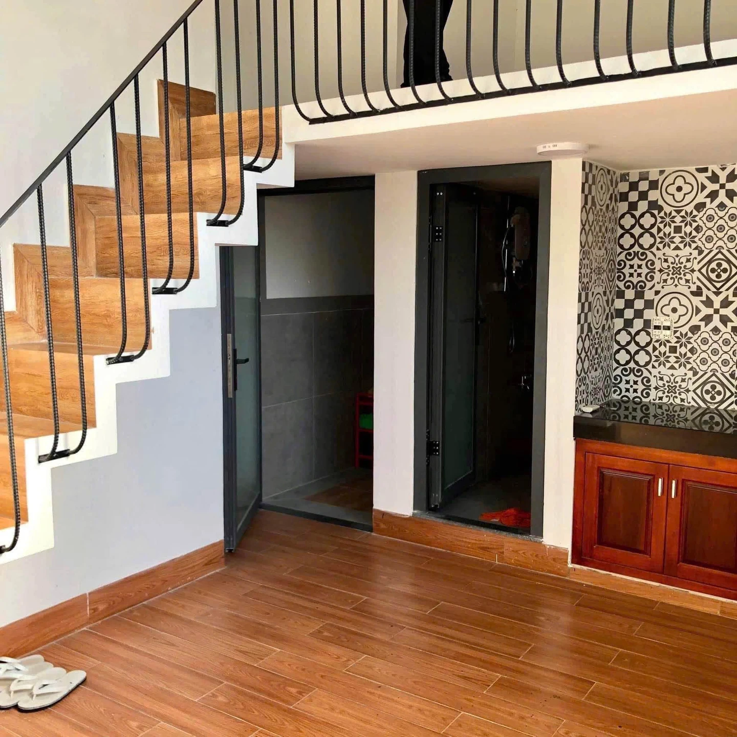Bán dãy trọ 14 phòng 90m² hẻm Cần Vương - Ảnh 1