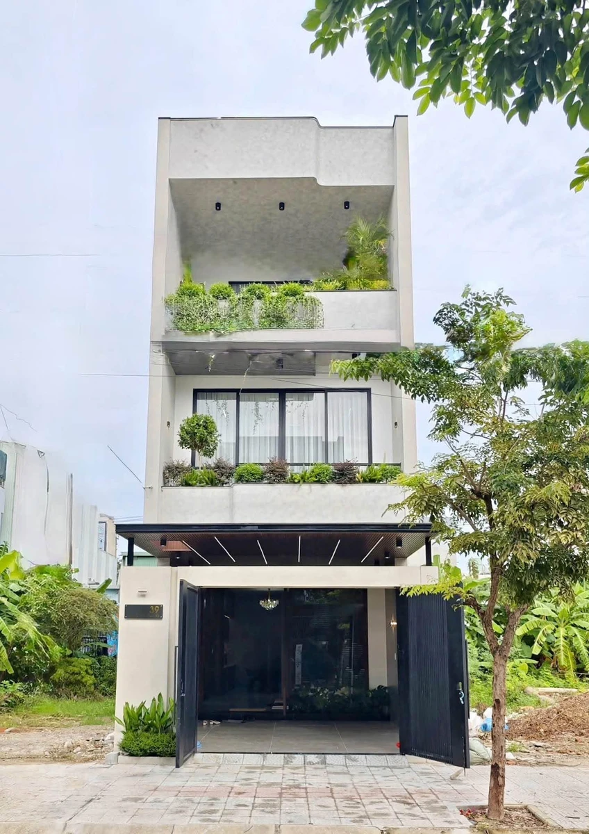 Bán nhà 3 tầng 4 phòng ngủ mặt tiền Đà Nẵng 100m2 - Ảnh 1