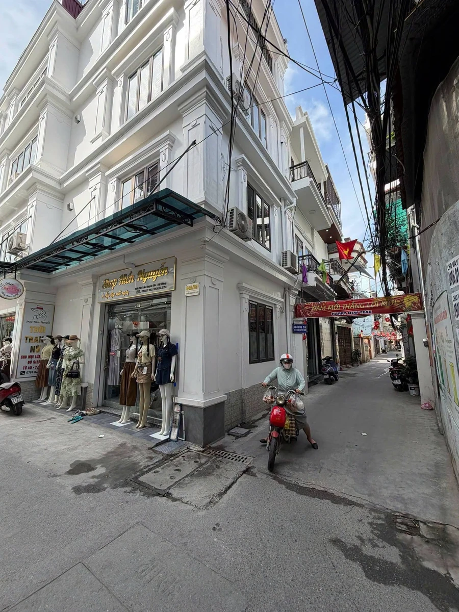 Bán nhà mặt ngõ 261 Trần Nguyên Hãn 35m² Quận 1 - Ảnh 1