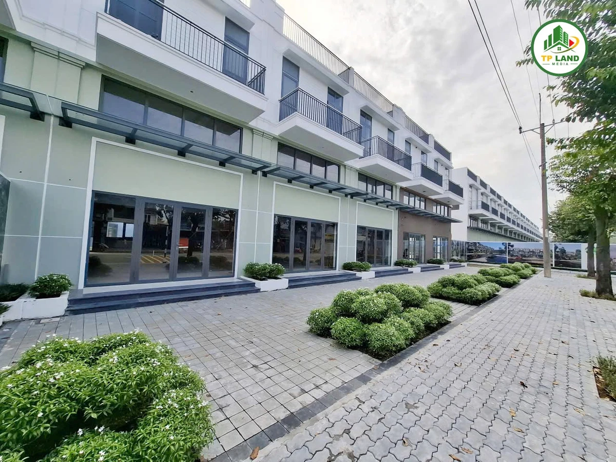 Bán nhà phố 150m² đối diện chợ Hòa Phú Thành phố mới Bình Dương - Ảnh thu nhỏ 2