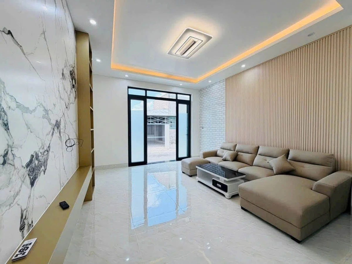 Bán nhà 1 trệt 1 lầu hẻm ô tô Rạch Giá 1 tỷ 750 triệu - Ảnh thu nhỏ 3