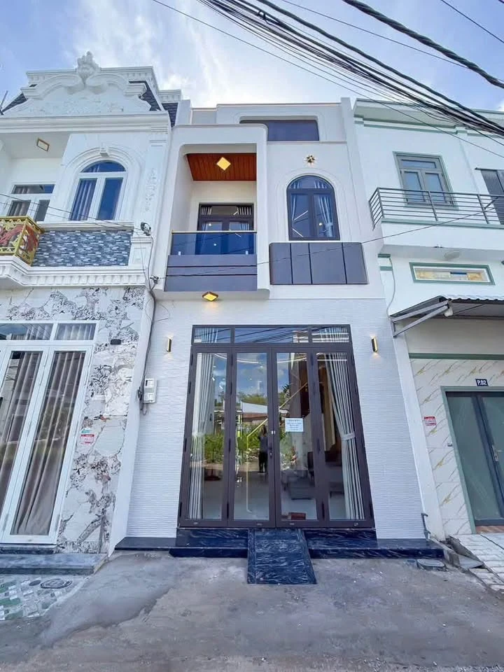 Bán nhà 2 mặt tiền 135m² 3 PN, Tô Vĩnh Diện Q.12 - 3,19 tỷ - Ảnh 1