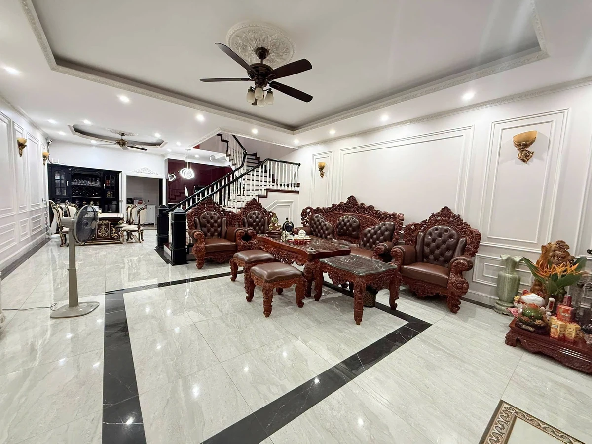 Nhà 4 tầng, 4PN, 150m2 phố Bích Đào, giá 8.99 tỷ - Ảnh thu nhỏ 2