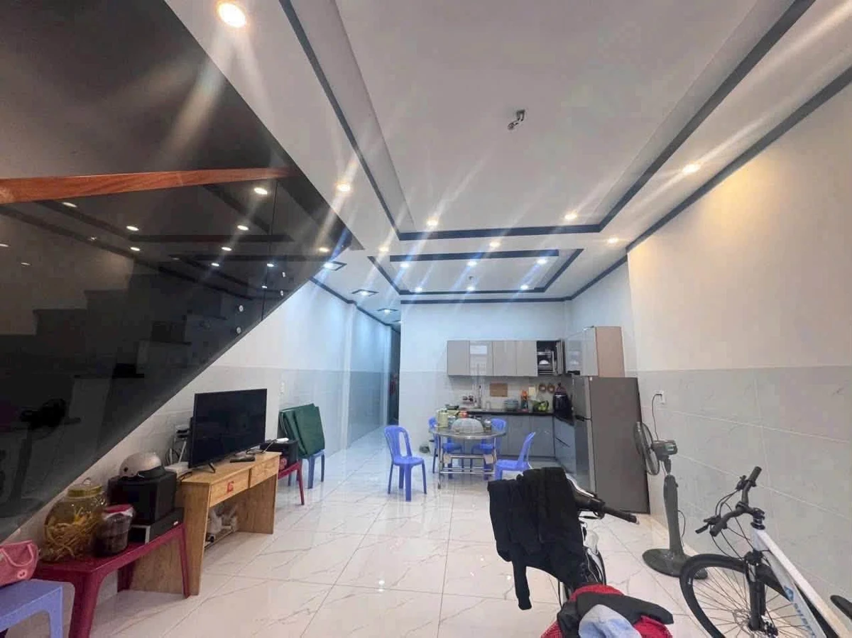 Bán nhà 3PN 75m² gần Bệnh viện Đông Nai Quận 7 - Ảnh 1