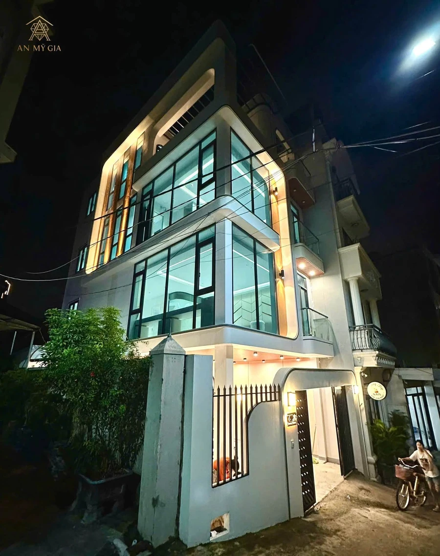 Nhà bán Cao Thắng, 100m², 4 tầng thang máy, 6,9 tỷ - Ảnh 1