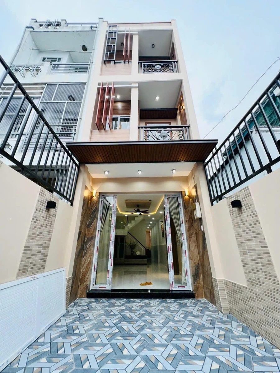 Bán nhà 3 tầng 86m2, 7 phòng ngủ ở Quận 8 - Ảnh 1