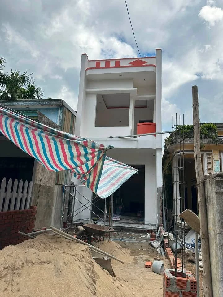 Bán nhà 2 tầng 117m² Nguyễn Chí Thanh, có sân ô tô - Ảnh 1