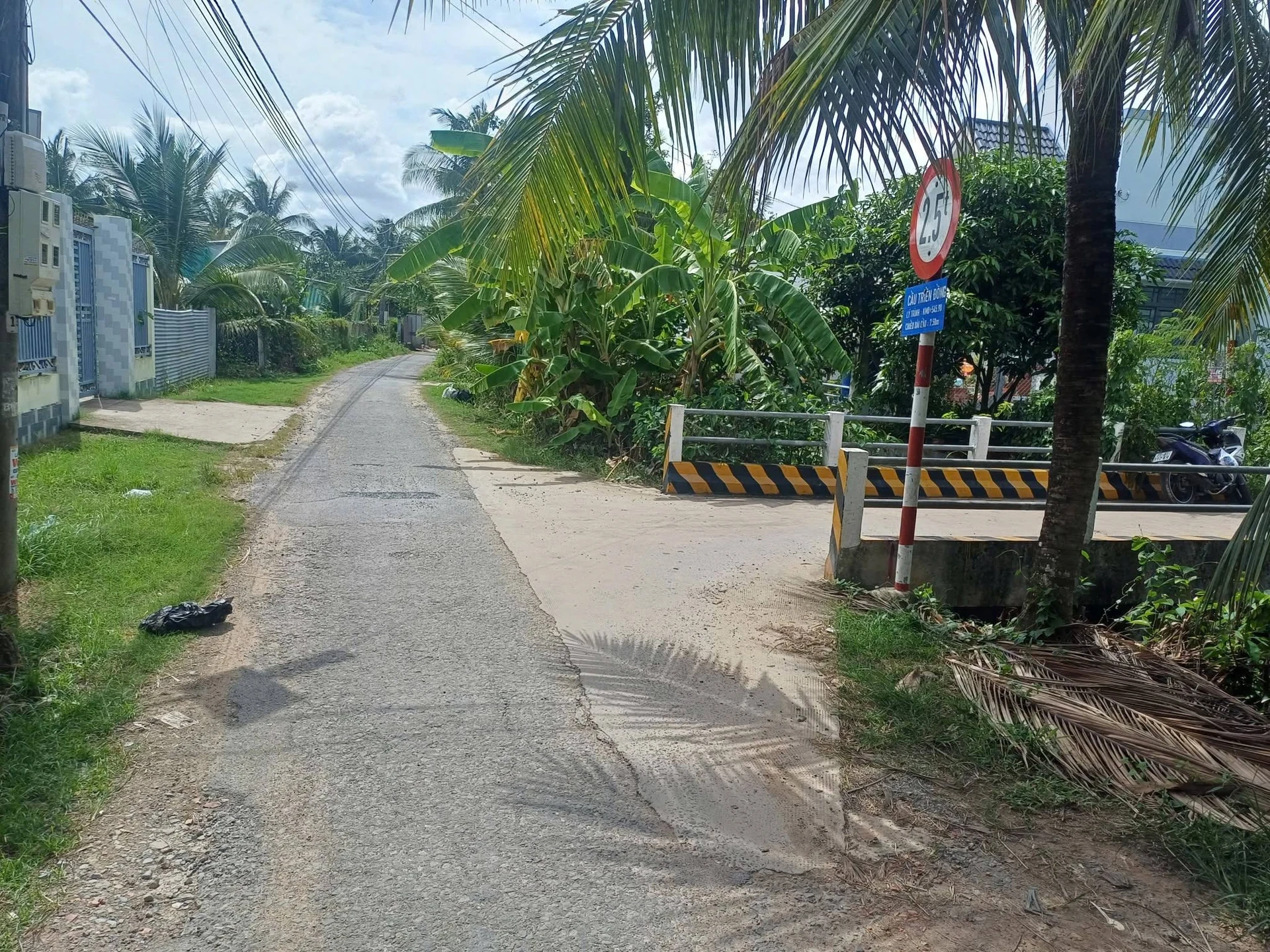 Bán nhà 2PN 130m2, 3 mặt tiền, giá 1 tỷ 499 triệu Phú Thạnh - Ảnh 1