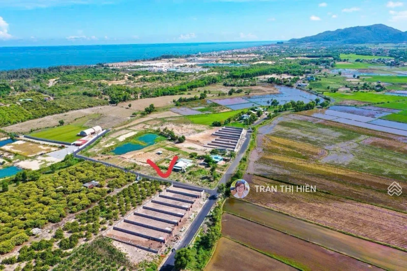Cách bãi tắm Lộc An chỉ 2km - DT 193,6m2 - 8,7m x 23m sẵn 100m2 thổ cư