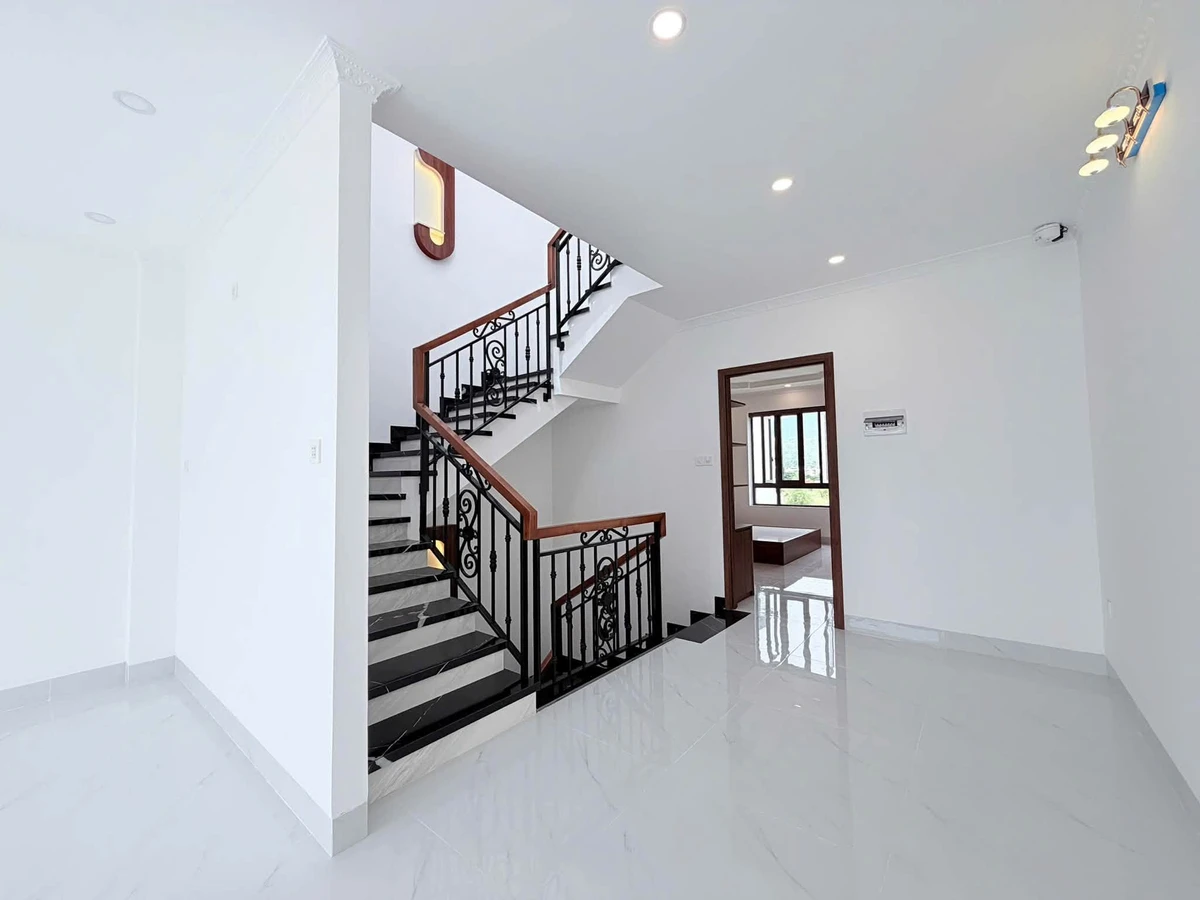 Bán nhà 3.5 tầng 100m² Bình Chánh 8.7 tỷ - Ảnh thu nhỏ 3