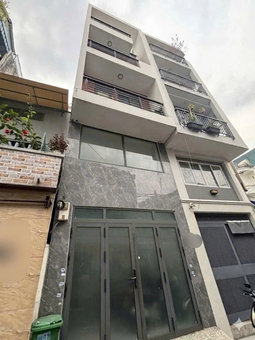 Bán nhà mặt tiền Đào Duy Từ Phú Nhuận 40m2, 5 tầng, 6 phòng, 7 WC, giá 10,6 tỷ - Ảnh 1