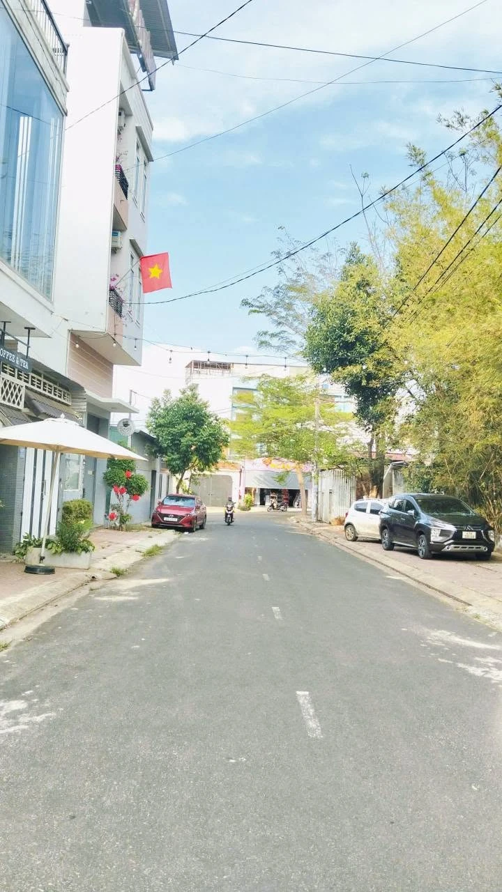 Bán lô đất 100m² mặt tiền Lê Duẩn, Quận 1, 4,5 tỷ - Ảnh 1
