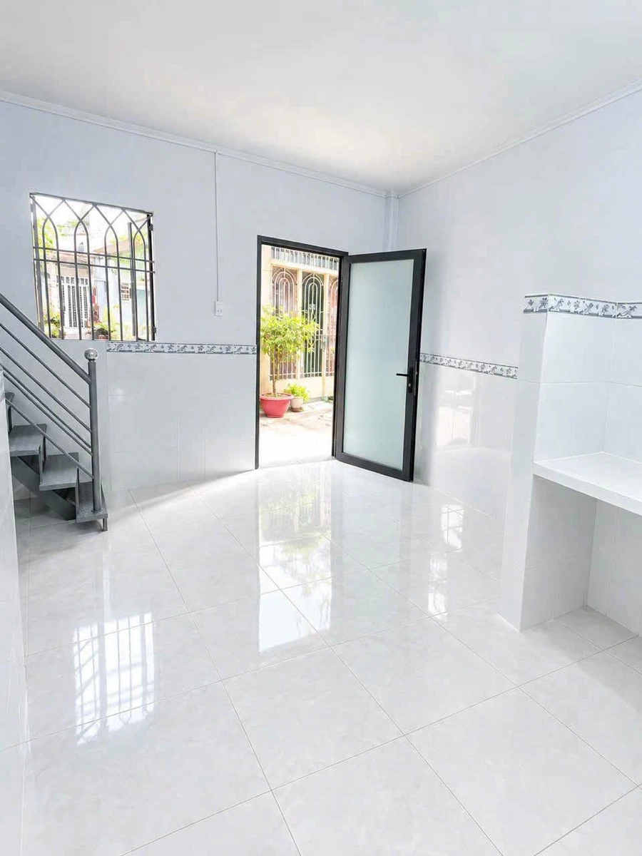 Bán nhà Quận 4 17m² 1PN đang cho thuê 6tr/tháng 2,3 tỷ - Ảnh thu nhỏ 3