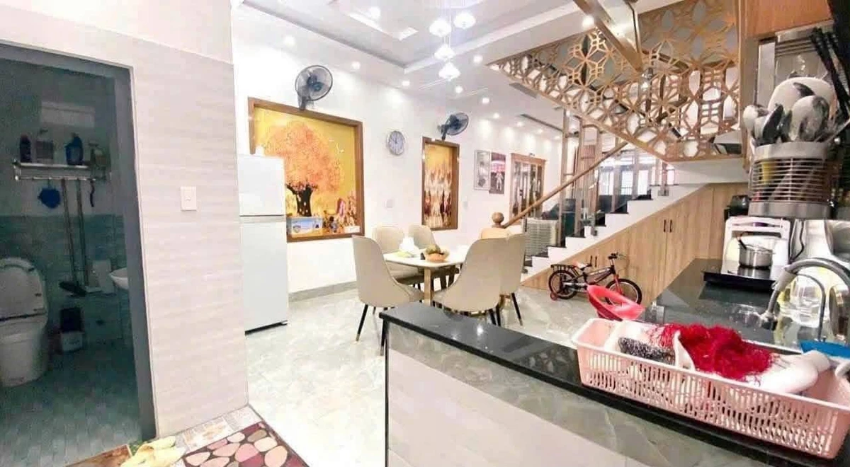 Bán nhà 4 tầng 50m² sát mặt tiền Nguyễn Tiểu La, Quận 10, giá 5,1 tỷ - Ảnh thu nhỏ 2