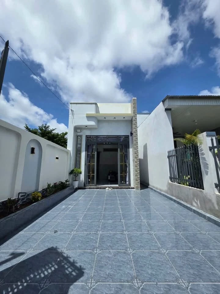 Bán nhà 3 phòng ngủ 5x31m giá 1,35 tỷ tại Phường Long Hoa, Tây Ninh - Ảnh thu nhỏ 2