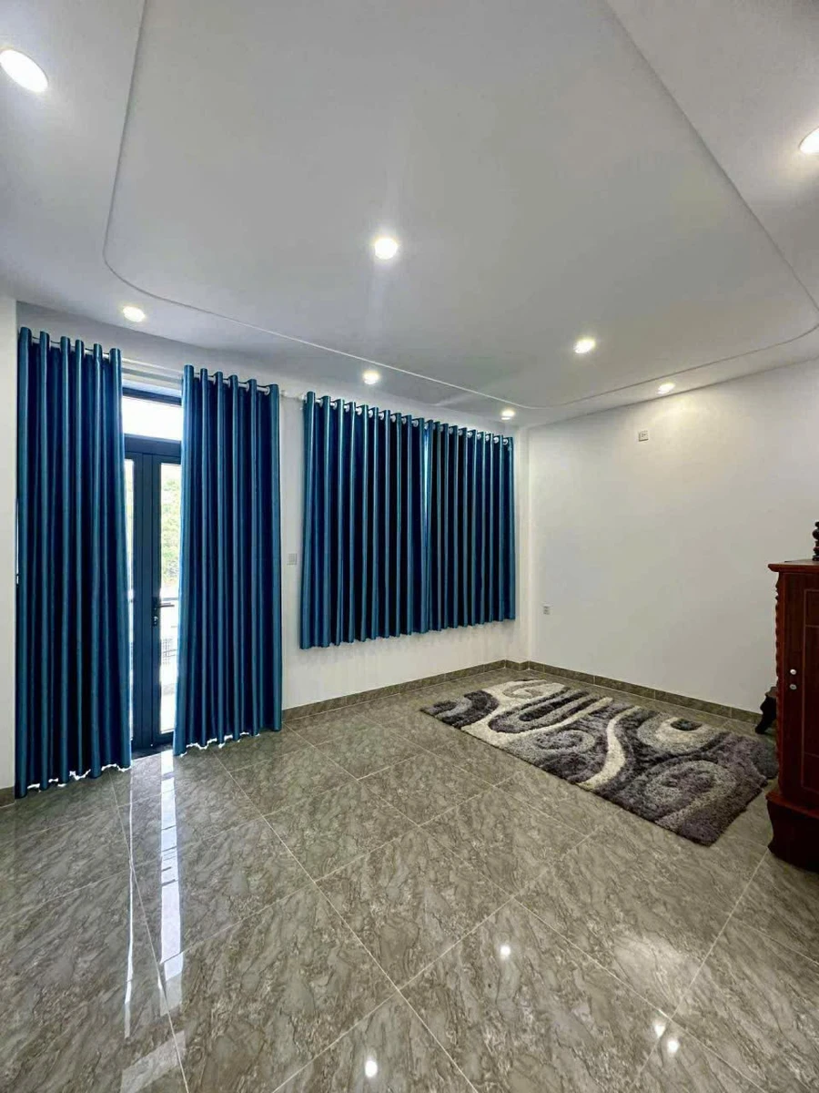 Bán nhà 3 tầng mặt tiền Phong Châu 226m² ngang 5m - Ảnh thu nhỏ 5