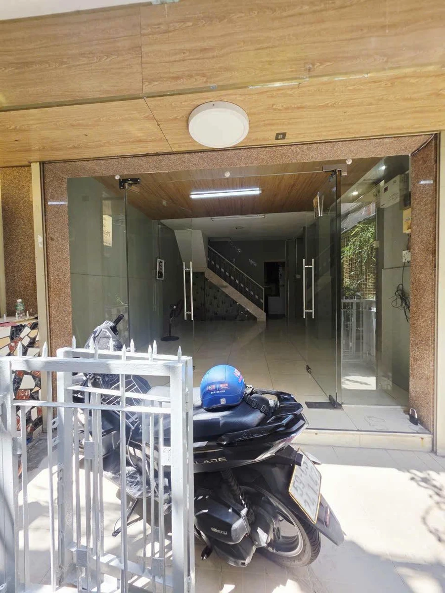 Bán nhà 4 tầng 5 PN Quận 1 giá 11 tỷ 5 - Ảnh thu nhỏ 2
