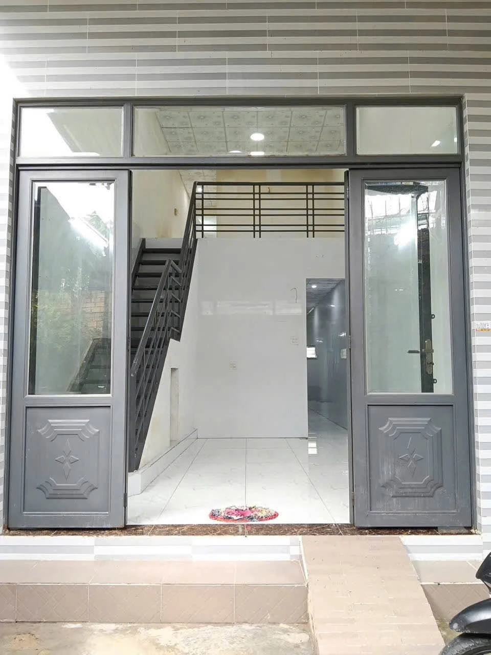 Bán nhà 1 trệt 1 lửng 74,8m² 4 phòng Long Xuyên - Ảnh 1