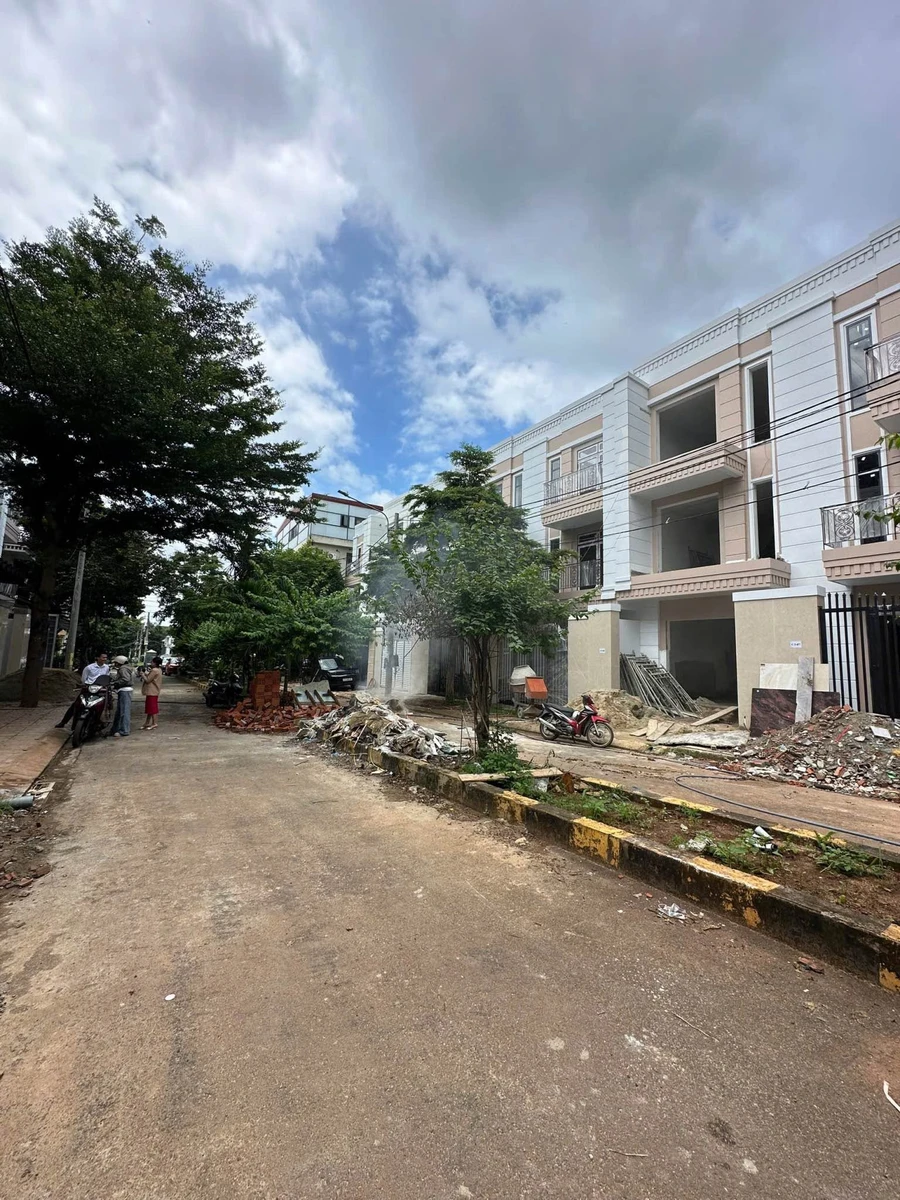 Nhà mặt tiền Buôn Ma Thuột khu Hiệp Phúc 5x17,7m giá 6,6 tỷ - Ảnh thu nhỏ 3