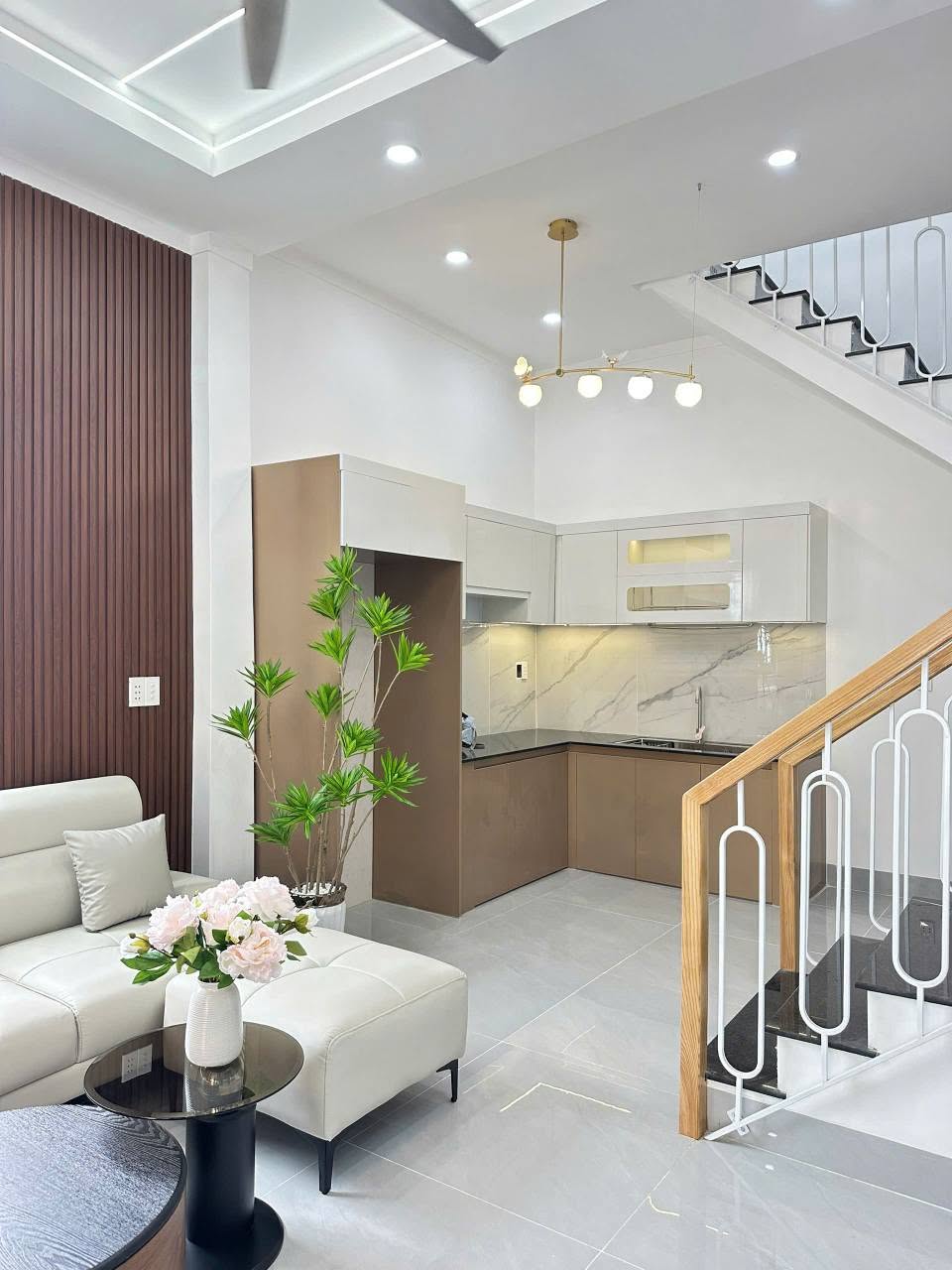 Bán nhà 1 trệt 1 lầu góc 2 mặt tiền 120m² gần Nguyễn Khuyến - Ảnh thu nhỏ 2