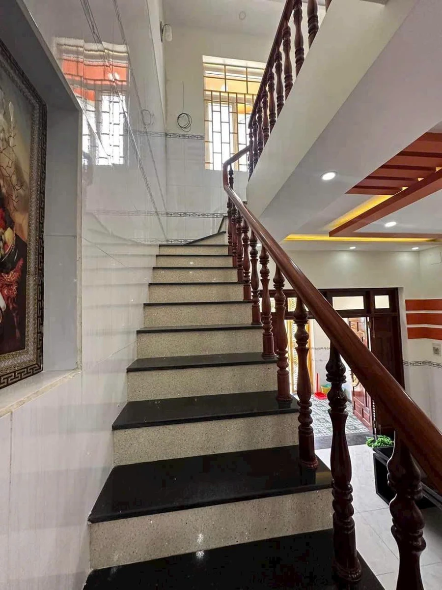 Nhà lầu mặt nhựa 85m² Lê Duẩn, Phan Thiết 3 tỷ 750tr - Ảnh thu nhỏ 4