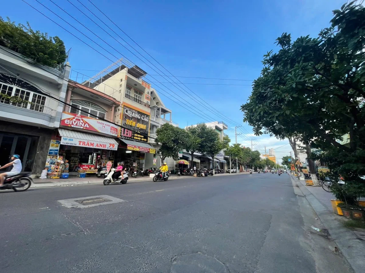 Bán nhà 3 tầng mặt tiền 67.5m² Điện Biên Phủ Nha Trang 10.5 tỷ - Ảnh 1