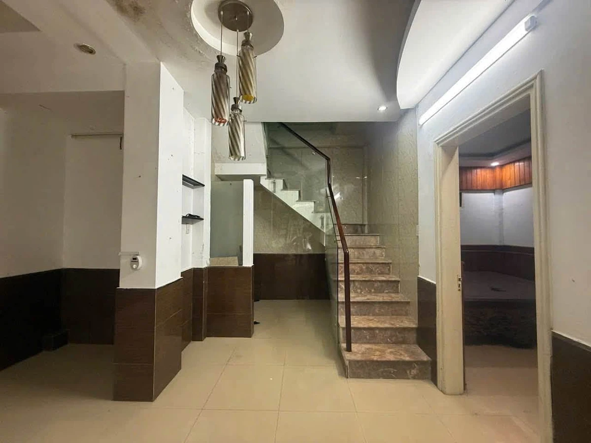Bán nhà 2 tầng mặt tiền 78m2 tại Bà Triệu, Huế - 4.2 tỷ - Ảnh thu nhỏ 2