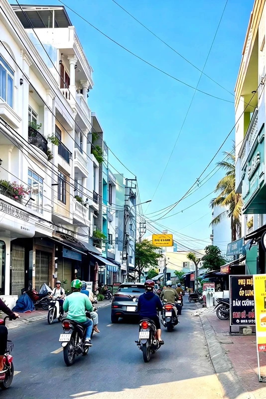 Bán nhà 3,5 tầng mặt tiền Quy Nhơn 29m2, 4 tỷ 5
