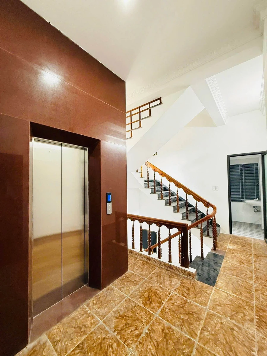 Cho thuê nhà 5 tầng mặt tiền, 375m2, 5 phòng, Q7 - Ảnh thu nhỏ 3